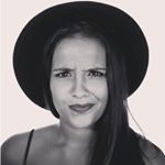 Profile Picture of P A U L A   E S P I N O S A (@lachicadelsombrero_music) on Instagram