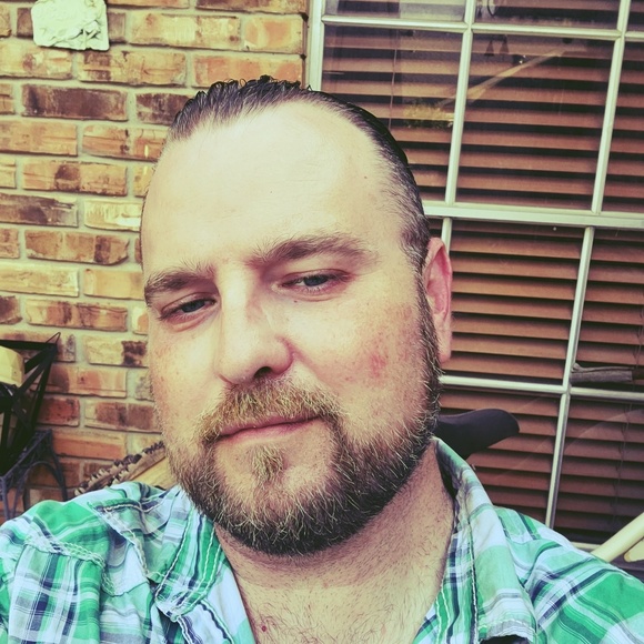 Profile Picture of Bryan Greaves (@greyskymorning) on Poshmark