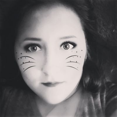 Profile Picture of Evelyn Arnold (@cutepanda75) on Twitter