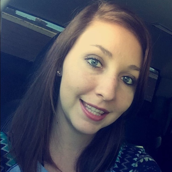 Profile Picture of Tamara Thacker (@tamarajo07) on Poshmark