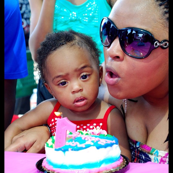 Profile Picture of Inger Hogan (@ingerlh78) on Poshmark