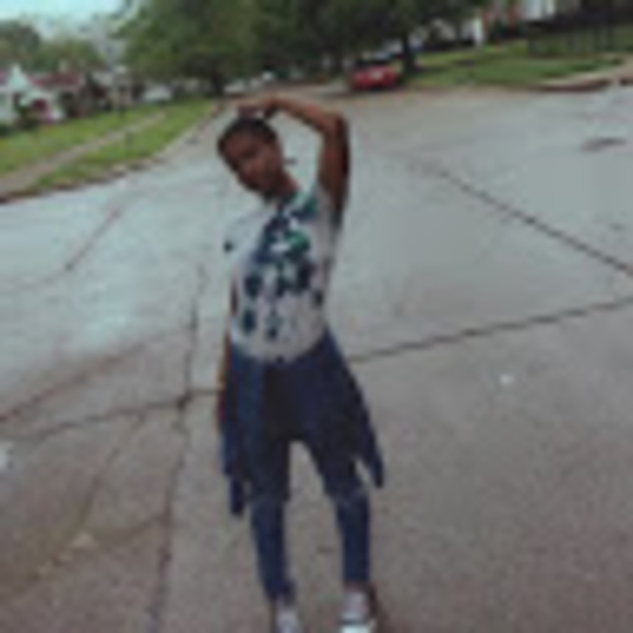Profile Picture of Maya Taylor (@copyright061) on Poshmark