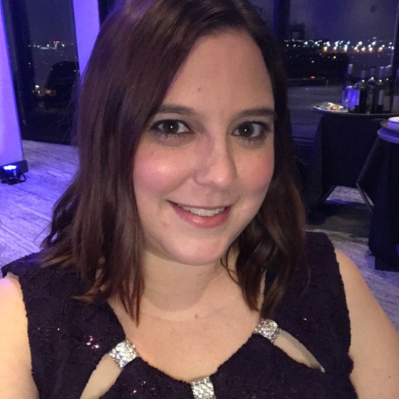 Profile Picture of Melissa Salamon (@msalamon1620) on Poshmark