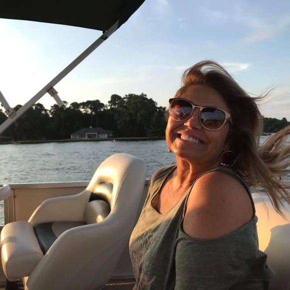 Profile Picture of Melody Cotter (@melody_cotter) on Poshmark