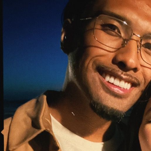 Profile Picture of John :) (@shinoda_cuts) on Tiktok