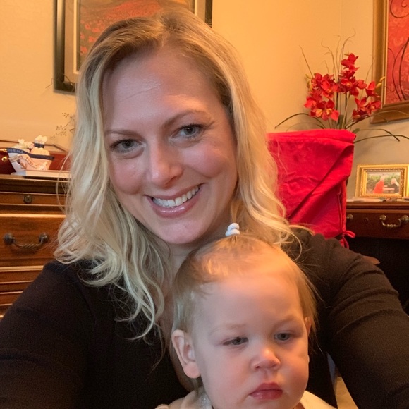 Profile Picture of Taleese Johnsrud (@taleesejohnsrud) on Poshmark