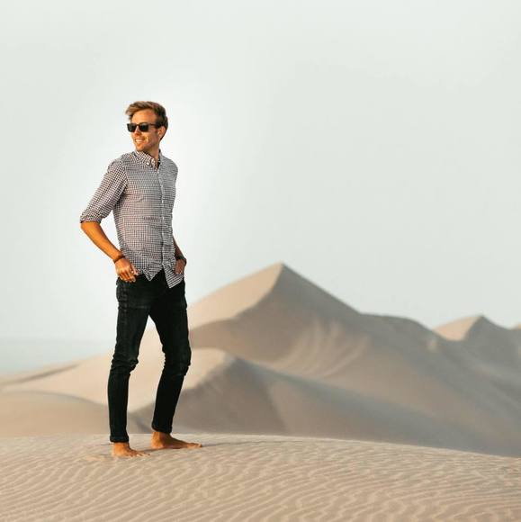 Profile Picture of Geoffery Vz (@geoffvz) on Poshmark