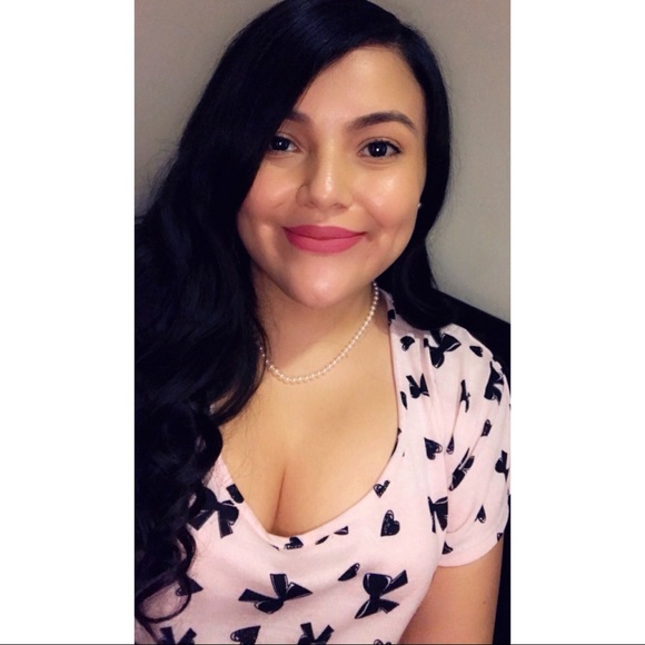 Profile Picture of Gina Mendez (@xoxmissgigi) on Poshmark