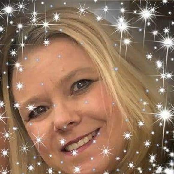 Lori Kohlman - Poshmark Profile Picture of Lori Kohlman (@lorikohlman) on Poshmark