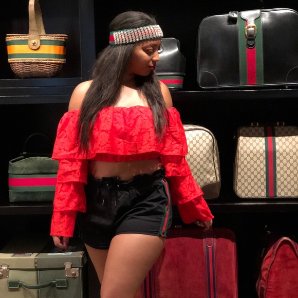 Profile Picture of Hollace Henderson (@hollaceh) on Poshmark