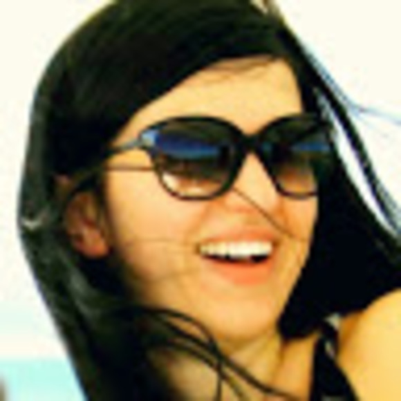 Profile Picture of Yulia Petrovskaya (@sunshineoo) on Poshmark