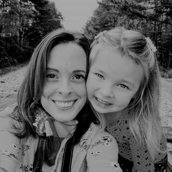 Profile Picture of Brandi Glascoe (@brandiglascoe) on Poshmark