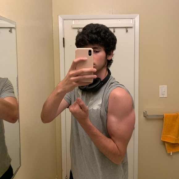 Profile Picture of Alireza Khatibi (@akh7302004) on Poshmark