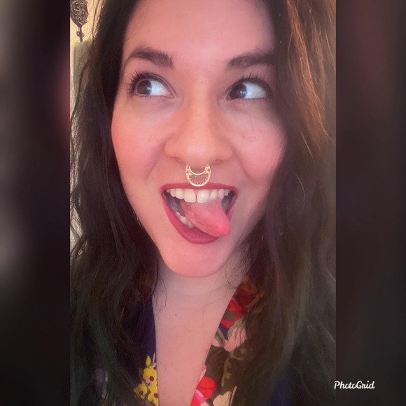 Profile Picture of Jessica Behling (@behlingja) on Poshmark