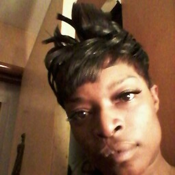 Profile Picture of Marcina Brooks (@marcinabrooks) on Poshmark