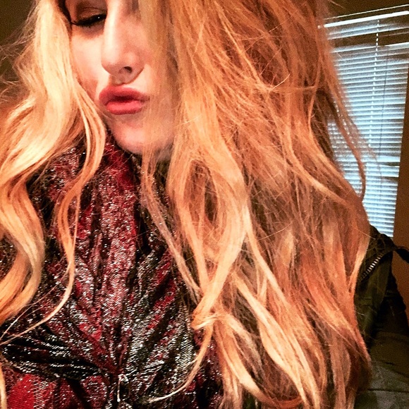 Profile Picture of Julianne Cone (@juli4con3) on Poshmark