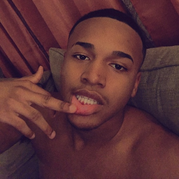 Profile Picture of Andre Maple (@maple_andre23) on Poshmark