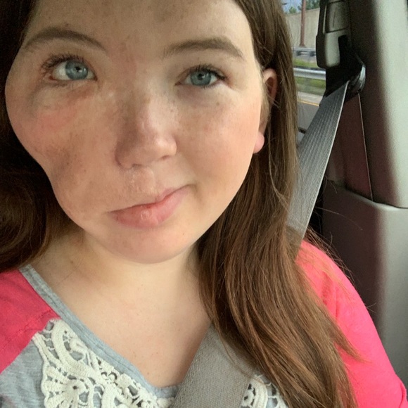 Profile Picture of Brittany Hitzelberger (@bhitzelberger) on Poshmark