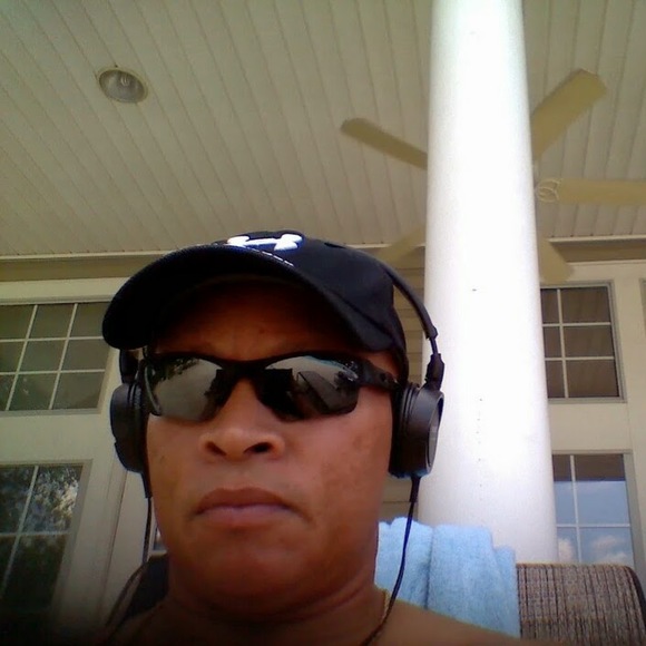 Profile Picture of Michael Looper (@ssglooper48) on Poshmark