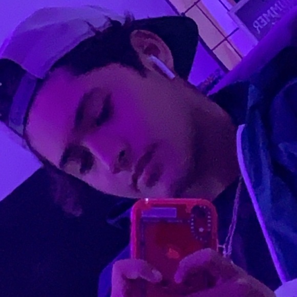 Profile Picture of Ian Carrera (@jus_ian) on Poshmark