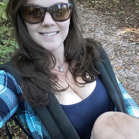 Profile Picture of Amanda Chambers (@cookingbear) on Poshmark