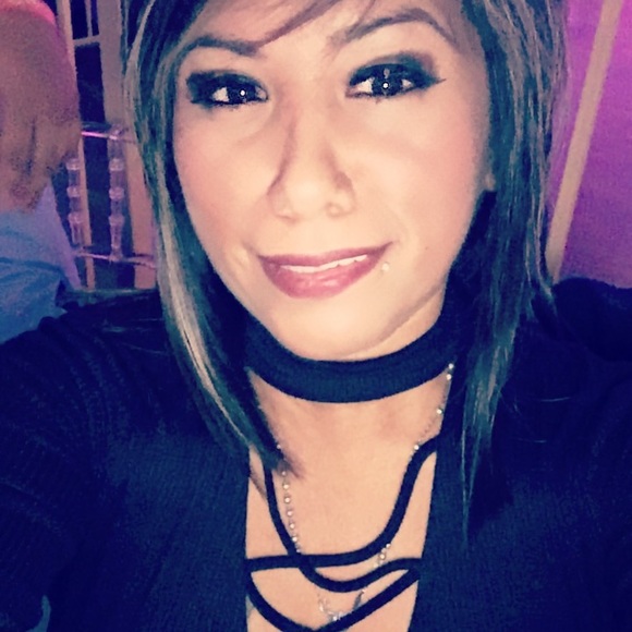 Profile Picture of Sophia Barron (@barronsophia) on Poshmark