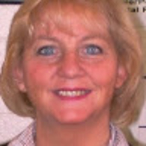 Profile Picture of Janet Erlinger (@janeterlinger) on Poshmark