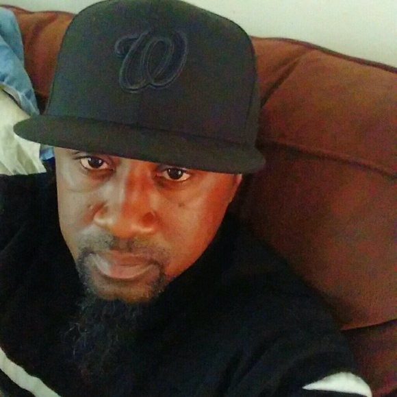 Profile Picture of Ernest Huey (@ernest1081) on Poshmark