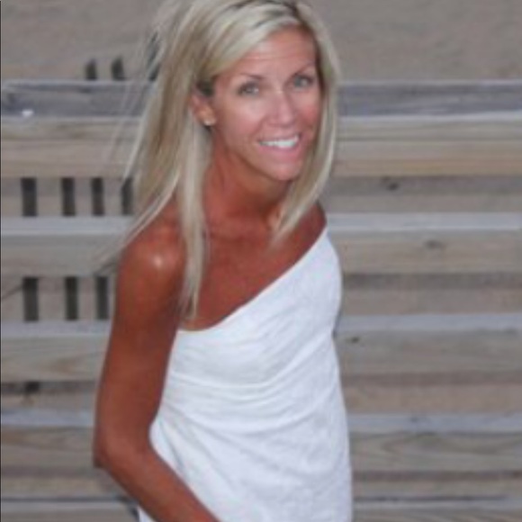 Profile Picture of Amy Budzynski (@amybuz28) on Poshmark