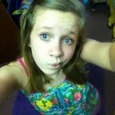 Profile Picture of Cassie (@cassieleone04) on Twitter