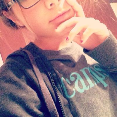 Profile Picture of Jillian Malone (@jillie_belle) on Twitter