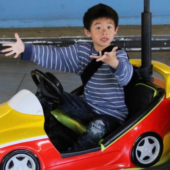 Profile Picture of Nathan Chung (@nat2k00) on Poshmark