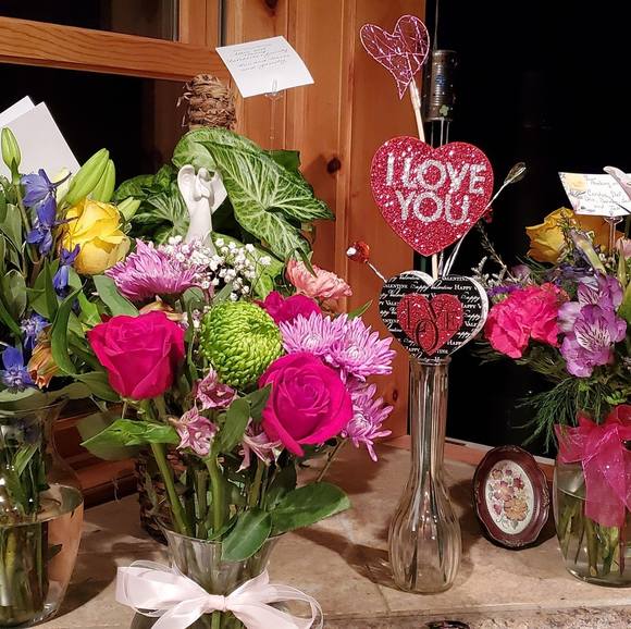 Profile Picture of Angie Zubella (@itz_22_4me) on Poshmark