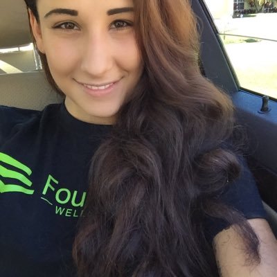 Profile Picture of Gina Devaney (@DevaneyGina) on Twitter
