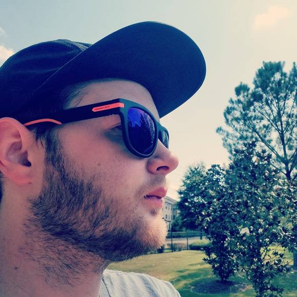 Profile Picture of Matthew Moses (@rowdyruffrae) on Poshmark