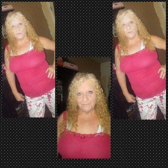 Profile Picture of Pamela Westervelt (@zarie233) on Poshmark