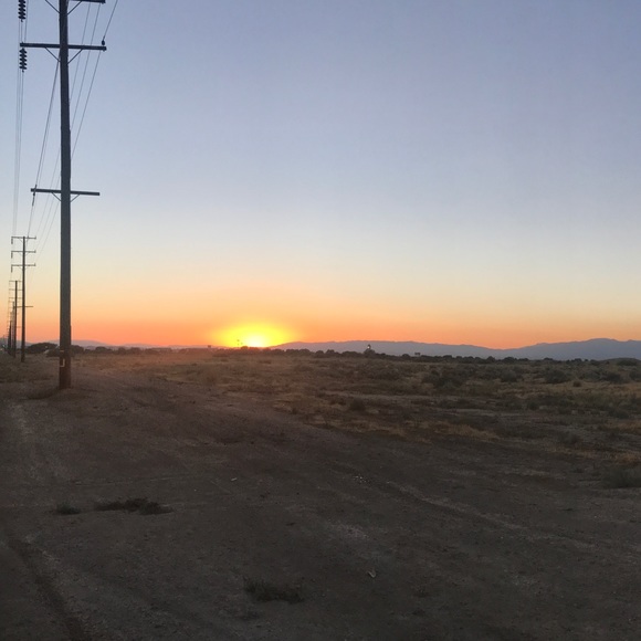 Profile Picture of Kathleen Lantos (@rainbowlove23) on Poshmark