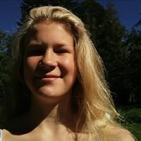 Profile Picture of Lisa Hallgren (@lisagrenhall) on Twitter