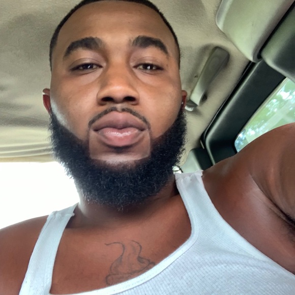 Profile Picture of James Moncure (@jamesmoncure) on Poshmark