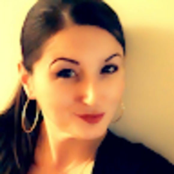 Profile Picture of Jillian Barrieau (@jillianb812) on Poshmark