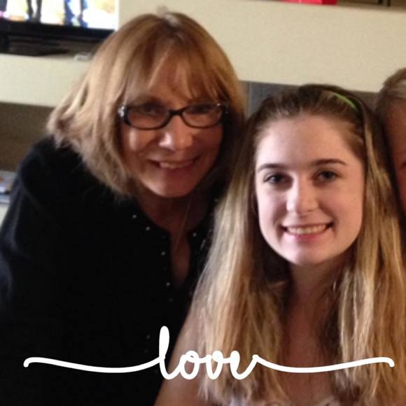 Profile Picture of Ari Koontz-stepinski (@arijasmine) on Poshmark