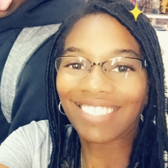 Profile Picture of Taiyanna Daffin (@taijd12) on Poshmark