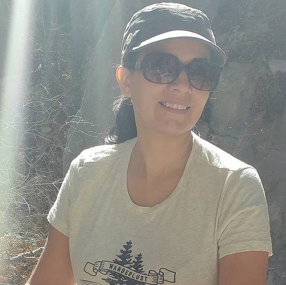 Profile Picture of Sandra Grafer (@sndy74) on Poshmark