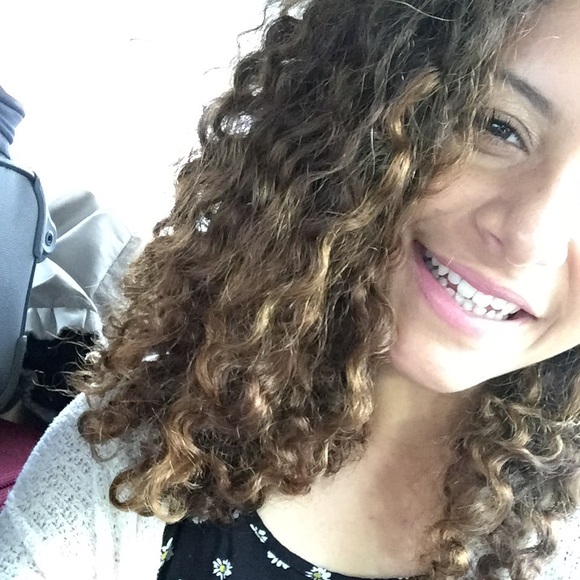 Profile Picture of Clara Fassinger (@clarafass) on Poshmark