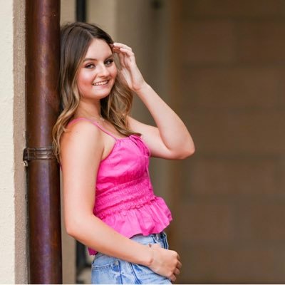 Profile Picture of lillian pool (@poollillian) on Twitter
