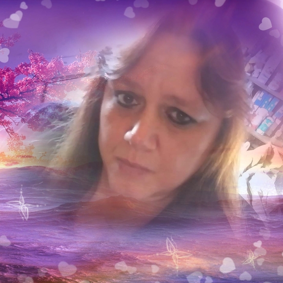 Profile Picture of Carla Ribby (@ribbycarla) on Poshmark