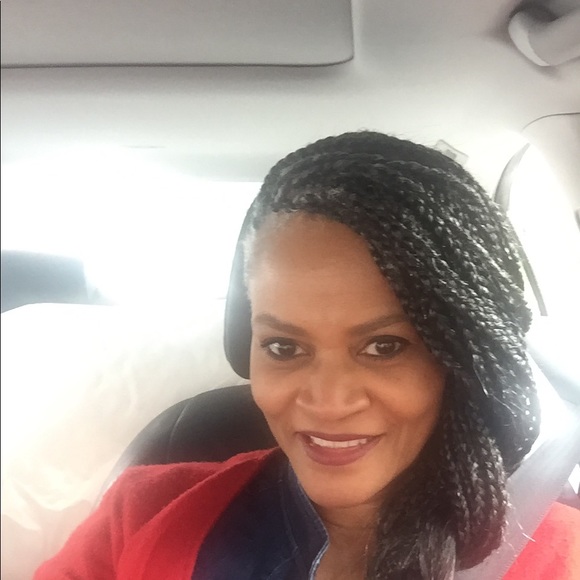 Profile Picture of Ester Smith (@estersmith) on Poshmark