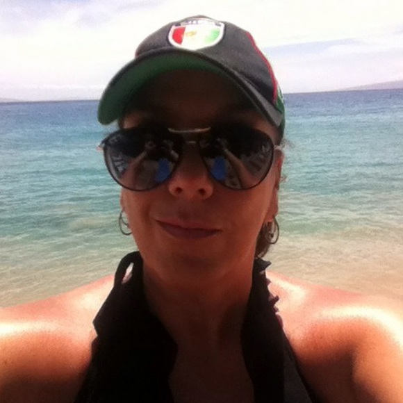 Profile Picture of Roxy Rox (@esphoria) on Poshmark