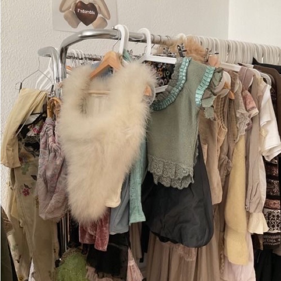 Profile Picture of Johnnys Closet (@winnieswardr0be) on Poshmark
