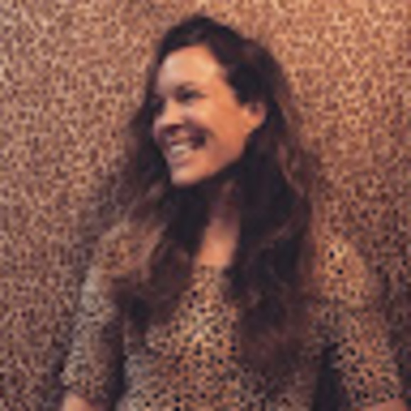 Profile Picture of Allison Ziminsky (@allisonziminsky) on Poshmark